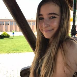 Meet your Posher, Vivi